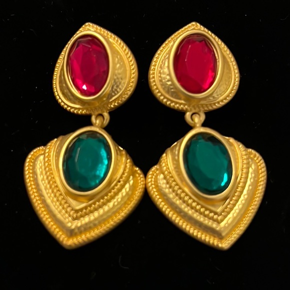 Jewelry - NWOT ETRUSCAN REVIVAL MATTE GOLD CABOCHON DANGLE CLIP EARRINGS